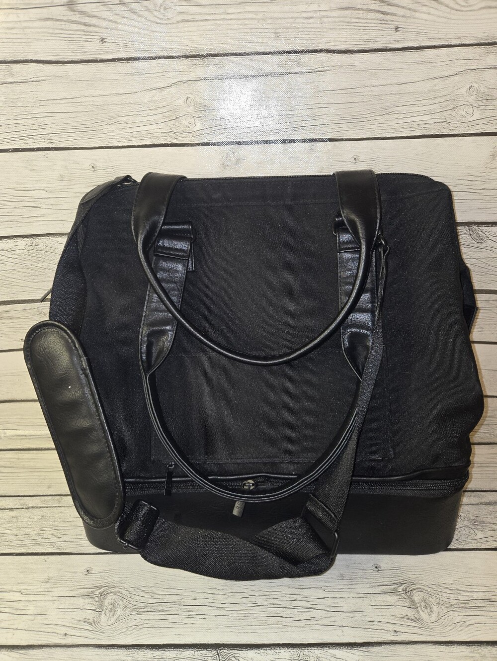 BÉIS Black Travel Work Bag Weekender Tote Bottom Compartment Shoulder Strap